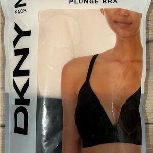 NEW DKNY Bra 2 pack - Black and Nude
